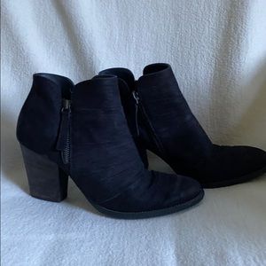 Paul Green MALIBU black suede booties 7.5 Boots